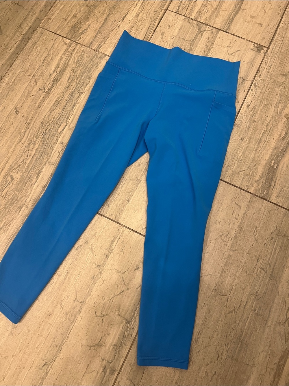 Athleta Salutation Stash 7/8 Bright Blue Leggings